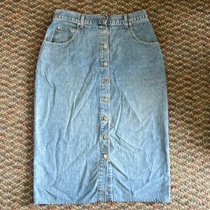 Beautiful vintage midi jean skirt